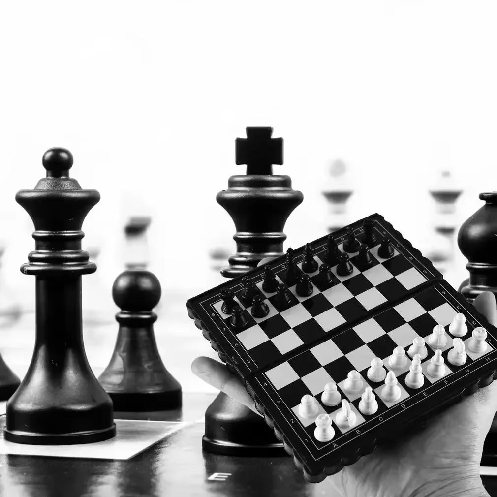 1Pc Mini Magnetic  Chess Set   - Kids Outdoor Activity Toys reseña y precio